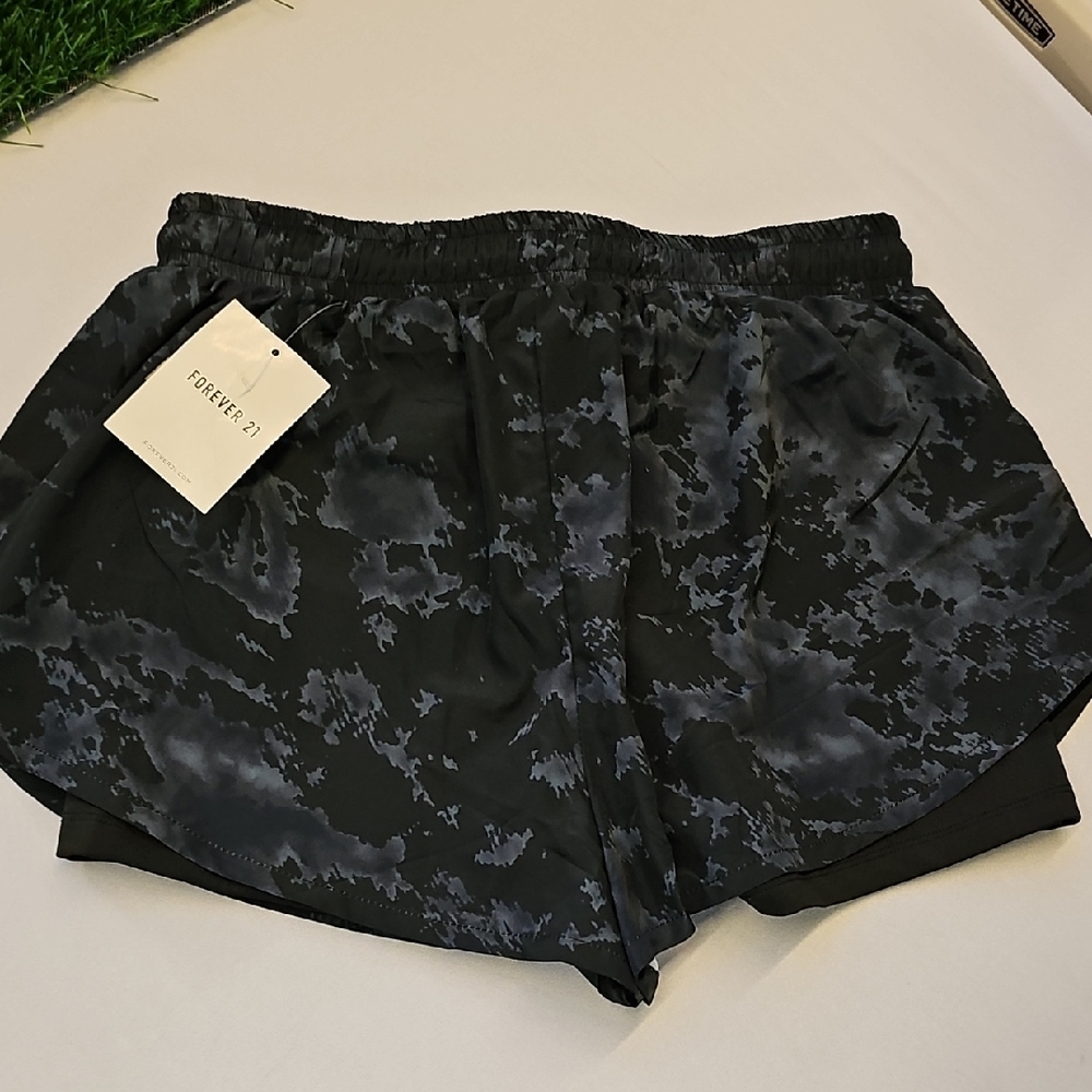 Black Athletic Shorts with Elastic Waistband and Drawstring - Picture 5 of 8